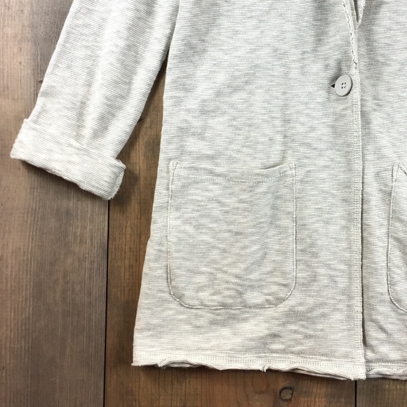 Caslon boyfriend raw hem blazer Small Like New - Picture 2 of 8